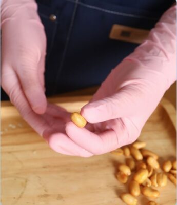 Food-grade long handled nitrile gloves